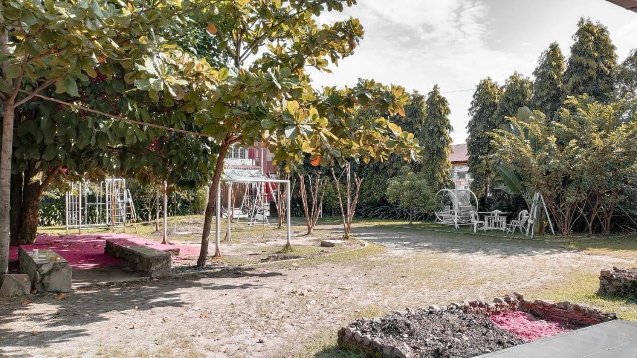 Brussels Homestay Balige Exteriér fotografie